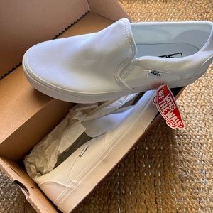 New in box Vans canvas true white Asher